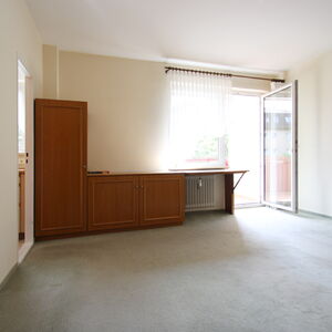 Bezugsfrei 1 ein Zimmer Wohnung Berlin Lankwitz Kauf Verkauf Balkon Haus Immobilienmakler