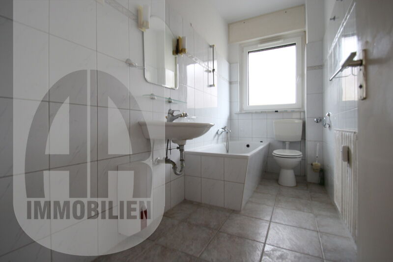 Bezugsfrei 4 vier Zimmer Wohnung Berlin Zehlendorf Kauf Verkauf Balkon Haus Immobilienmakler